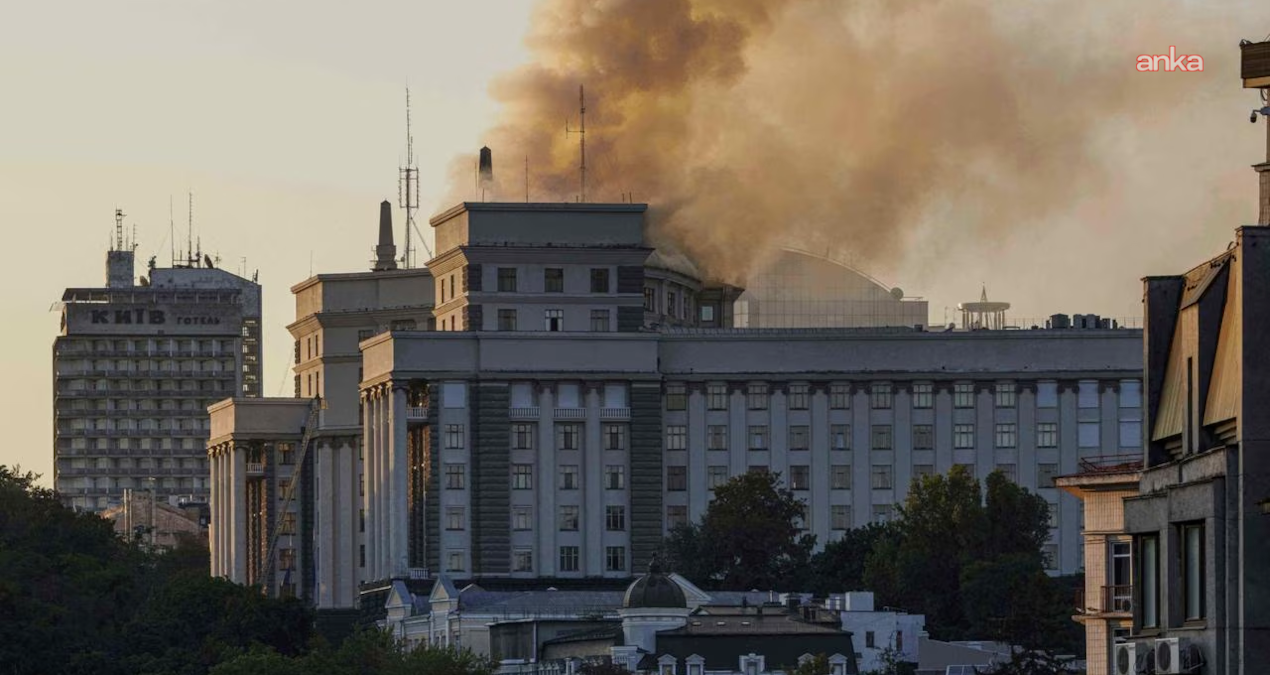 savasta ilk kez oluyor kievde bakanlar kurulu binasi vuruldu 7cXE4iB4