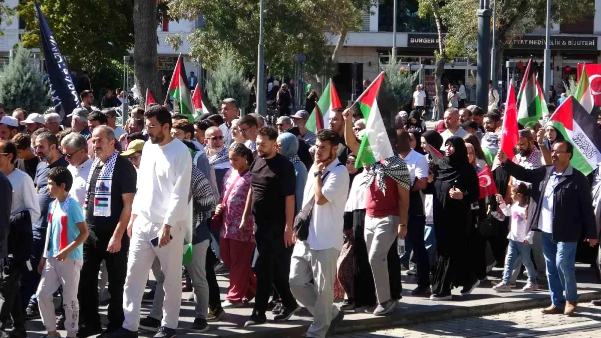 konyada gazze icin kararlilik yuruyusu duzenlendi Hb5OMRlw