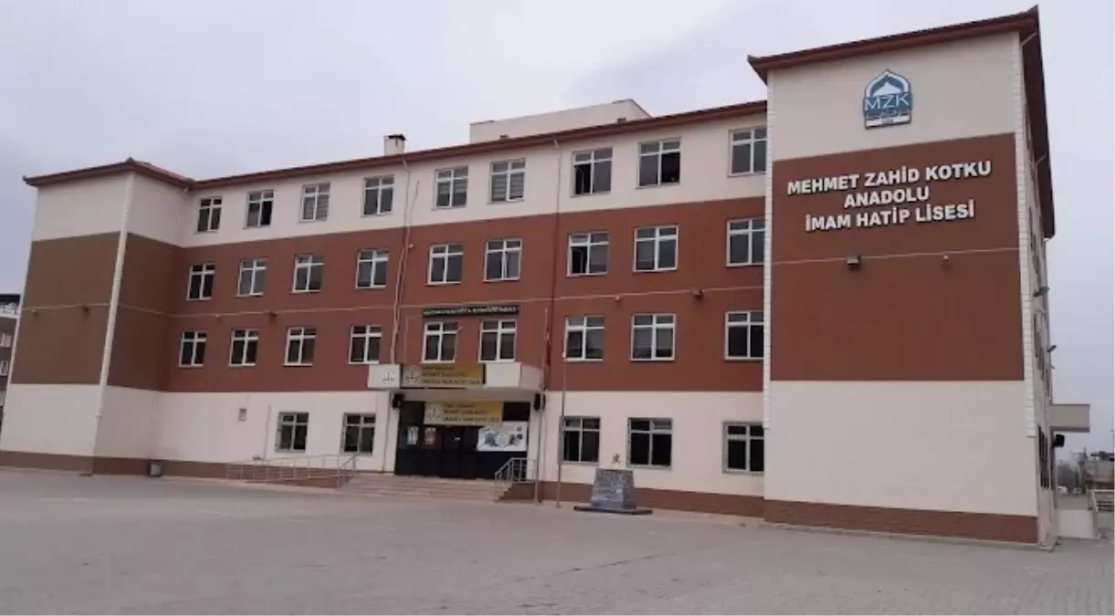 okulda gaspa mudahale eden mudur yardimcisina saldiri UwWxcFG7.jpg