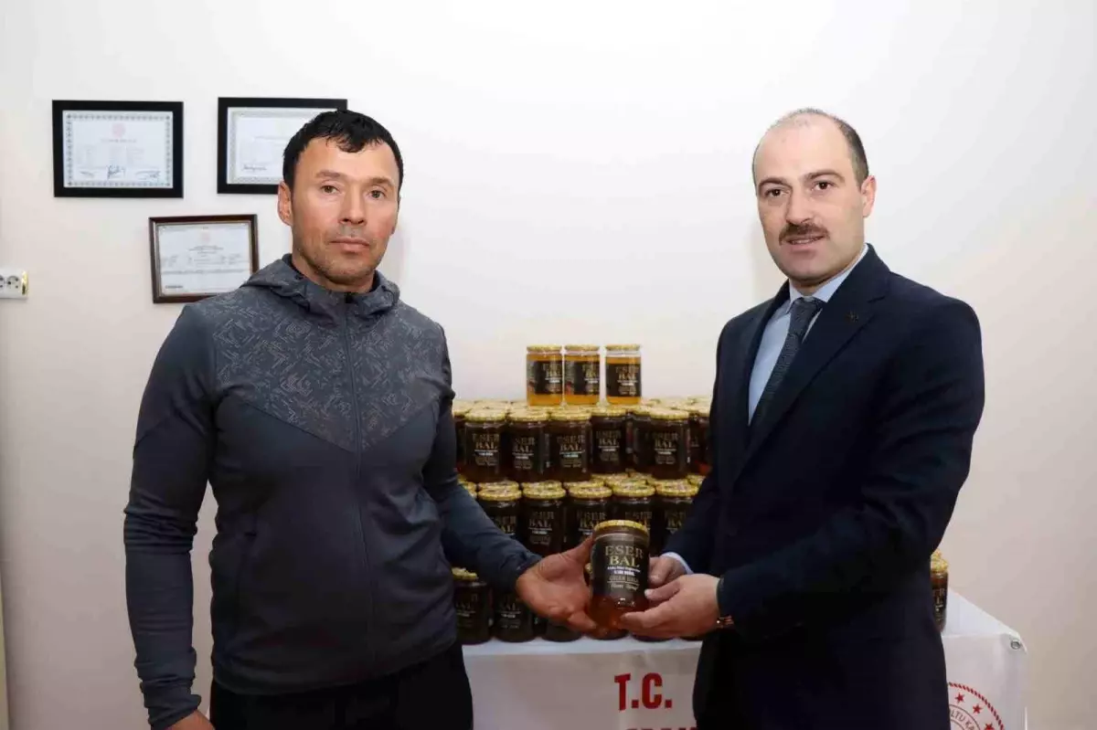 organik bal ureticisinden ihtiyac sahiplerine bagis fSs71urZ.jpg