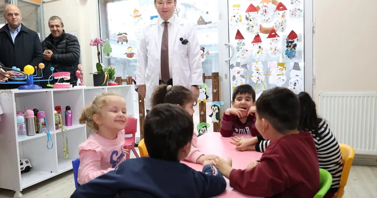 Bursa’da Başkan Erkan Aydın çocuklara mesleğini tanıttı