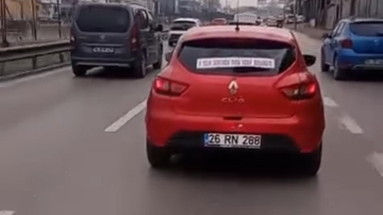 İlginç boşanma sevinci: Otomobilin üzerindeki not görenleri güldürdü!