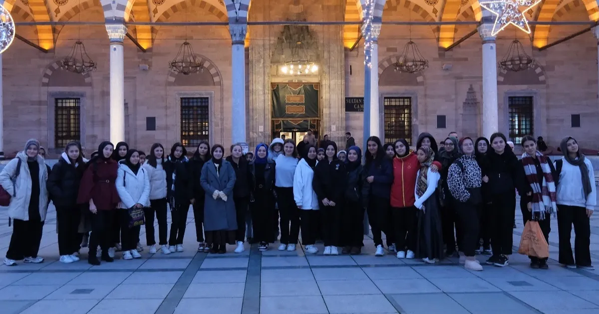 Karatay’da öğrenciler sabah namazı programında buluşuyor