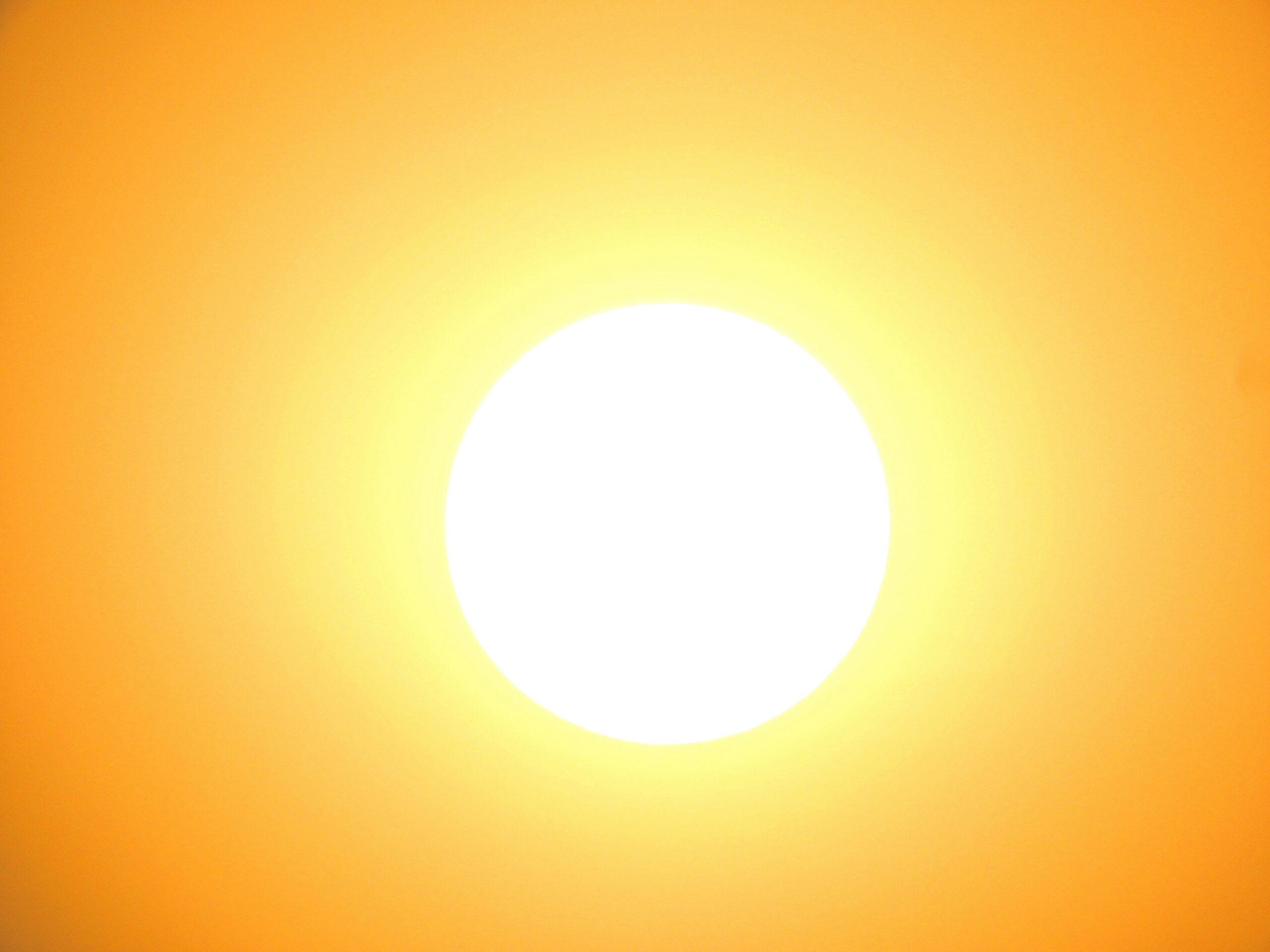 Güneş, diğer yıldızlardan farklı davranıyor