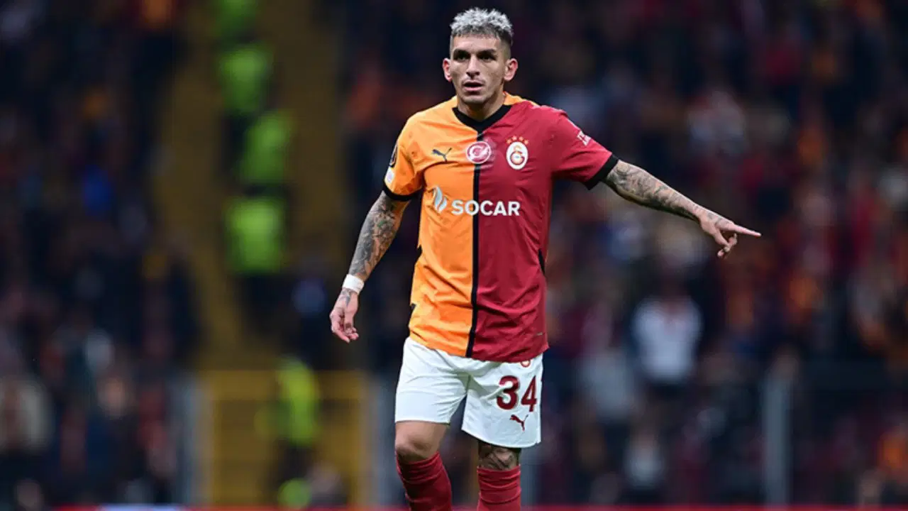 galatasarayli-futbolcu-torreiraya-avmde-yumruklu-saldiri-NNOSwNSI
