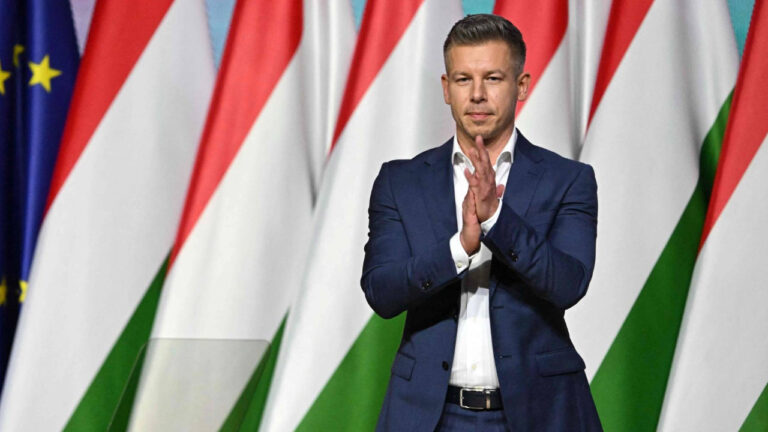 orban-donemi-resmen-sona-erdi-peter-magyar-yemin-ederek-goreve-basladi-gIpr8UOk